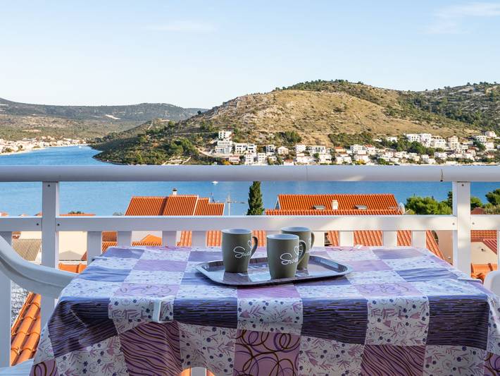 Ferienwohnung für 4 Personen, mit Garten und Terrasse in Rogoznica