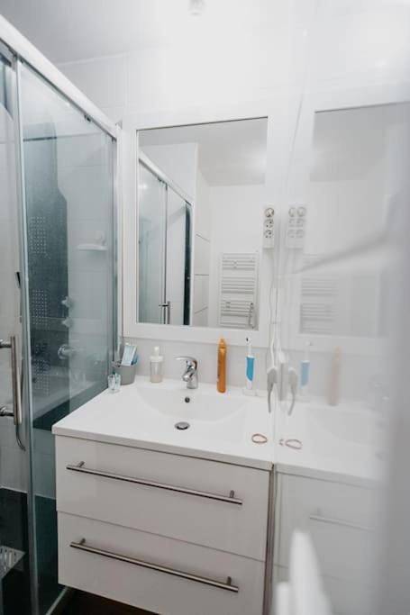 Appartement entier, Appartement cosy avec wifi à 15 min de Rennes in Crevin, Région de Redon