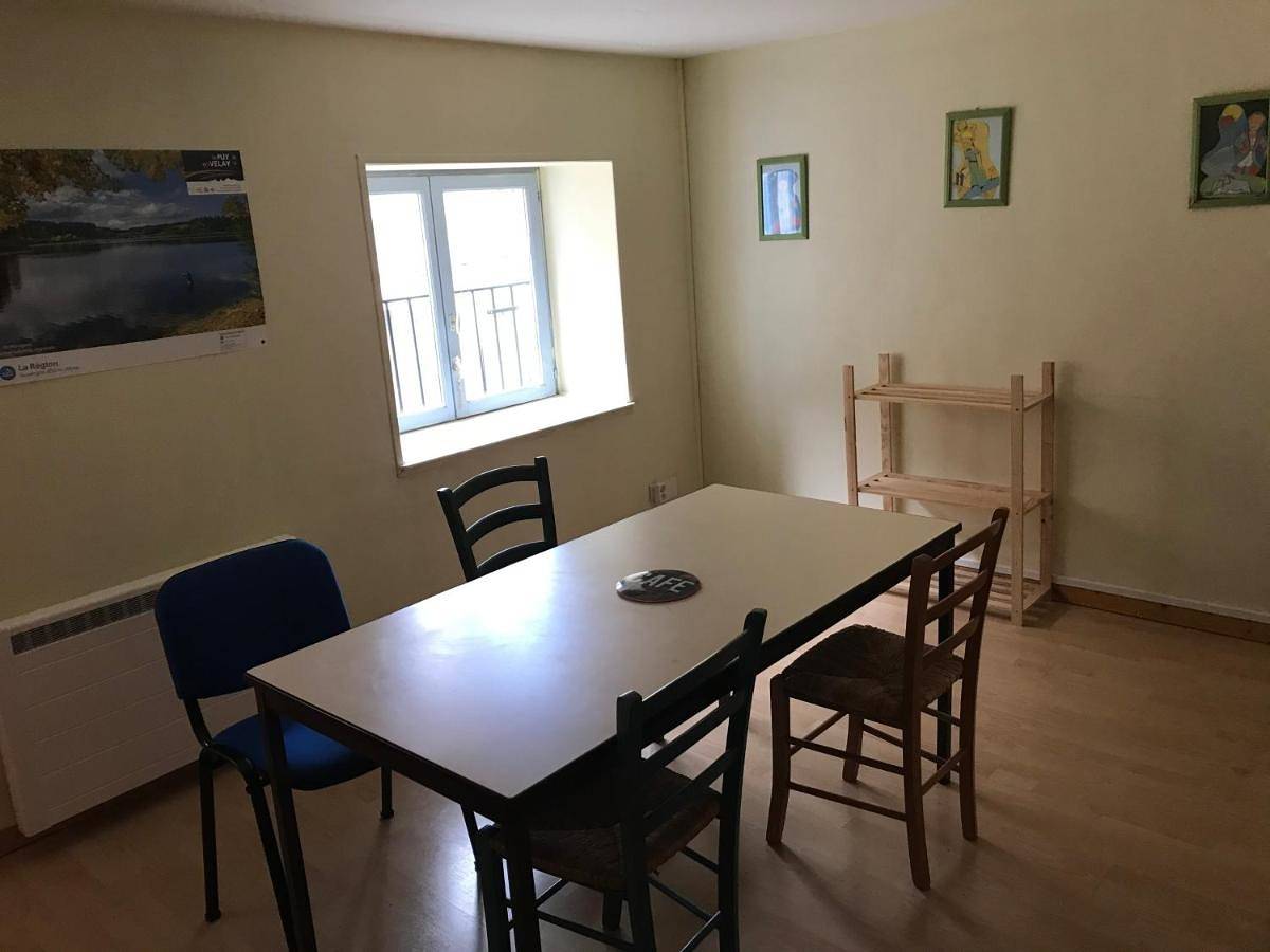Appartement entier, Two-Bedroom Apartment in Le Puy-en-Velay, Haute-Loire