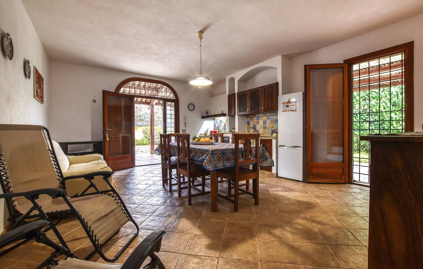Cozy 1-Bedroom Sea View Apartment with WiFi, Parking, and Kitchen in Lido Signorino, Marsala