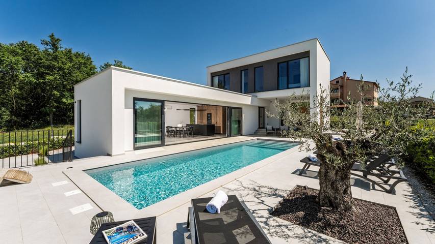 Villa for 6 people, with terrace and garden in Poreč
