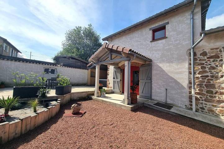 Gîte pour 4 personnes, avec balcon à Notre-Dame-de-Boisset