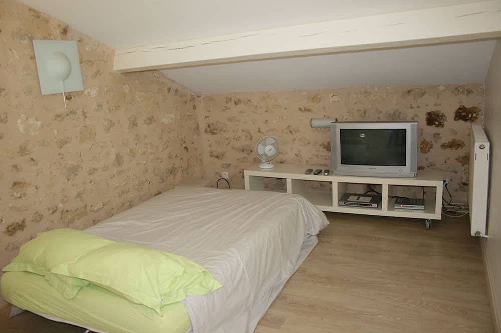 Peaceful 3-star gîte in the heart of Château l'Insoumise in Saint-André-de-Cubzac, Blaye region