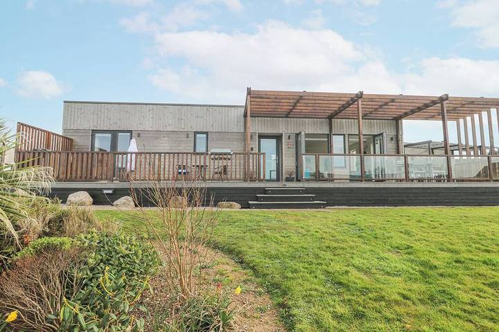 Cottage for 6 people, with hot tub and garden as well as pool in Portreath