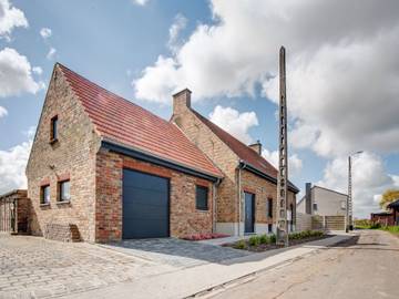 Gîte pour 8 personnes, avec jardin et terrasse à Koekelare