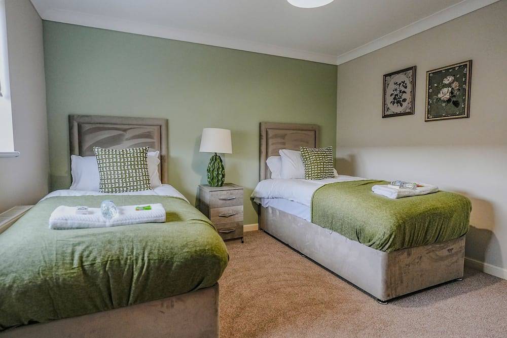 Charming Four Bed House in Livingston in Livingston, West Lothian