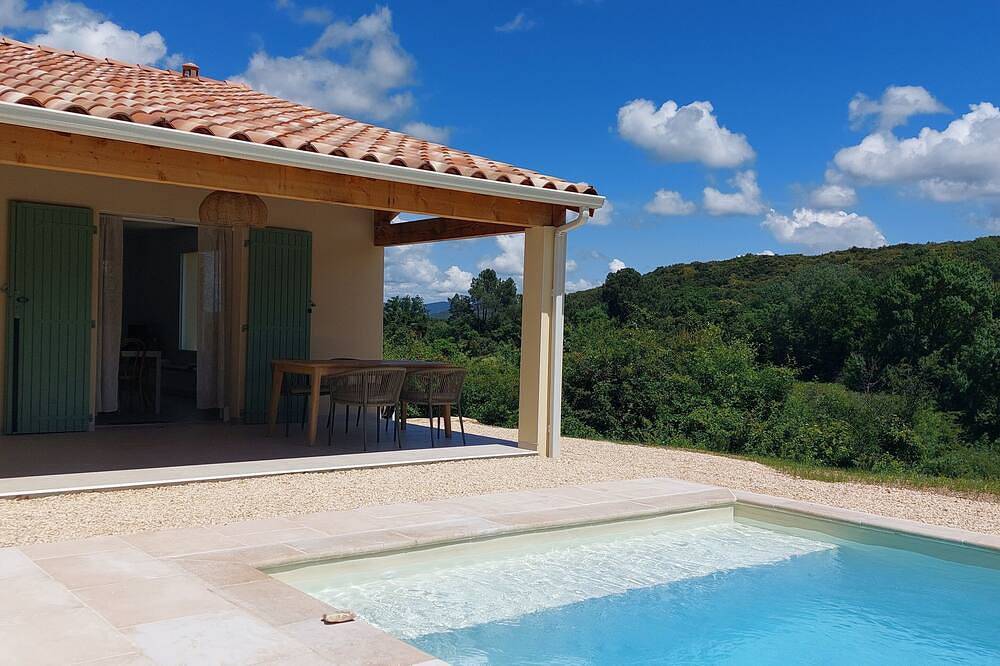 Detached house with view & pool in Barjac, Región de Alès