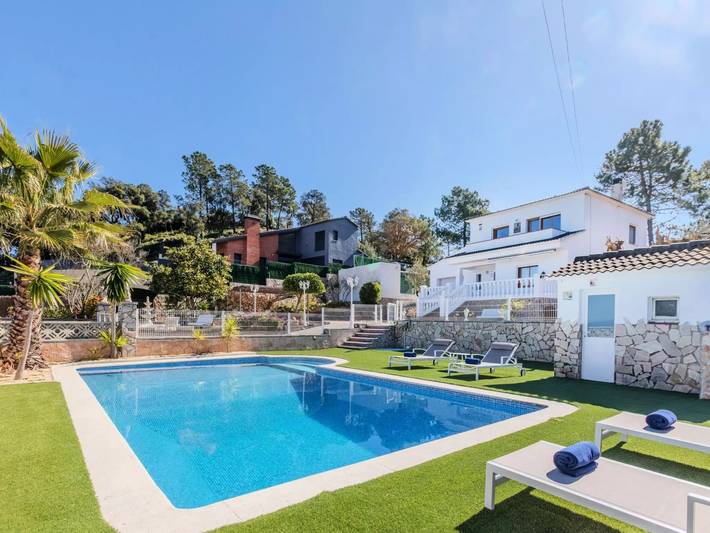 Casa rural para 6 personas, con balcón y piscina en Massanet de la Selva