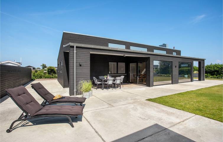 Feriehus for 8 personer, med Terrasse og Utsikt i Sæby