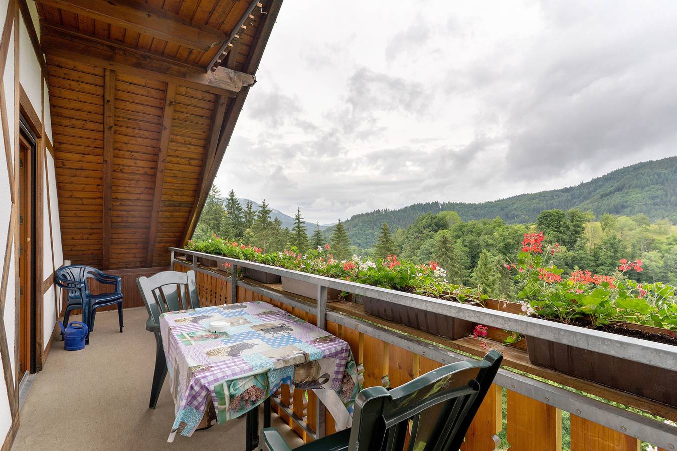 Ganze Wohnung, 'Ferienhof Brutoni Ferienwohnung 2' mit Bergblick, Gemeinschaftsgarten und Wlan in Bad Peterstal-Griesbach, Mittlerer Schwarzwald