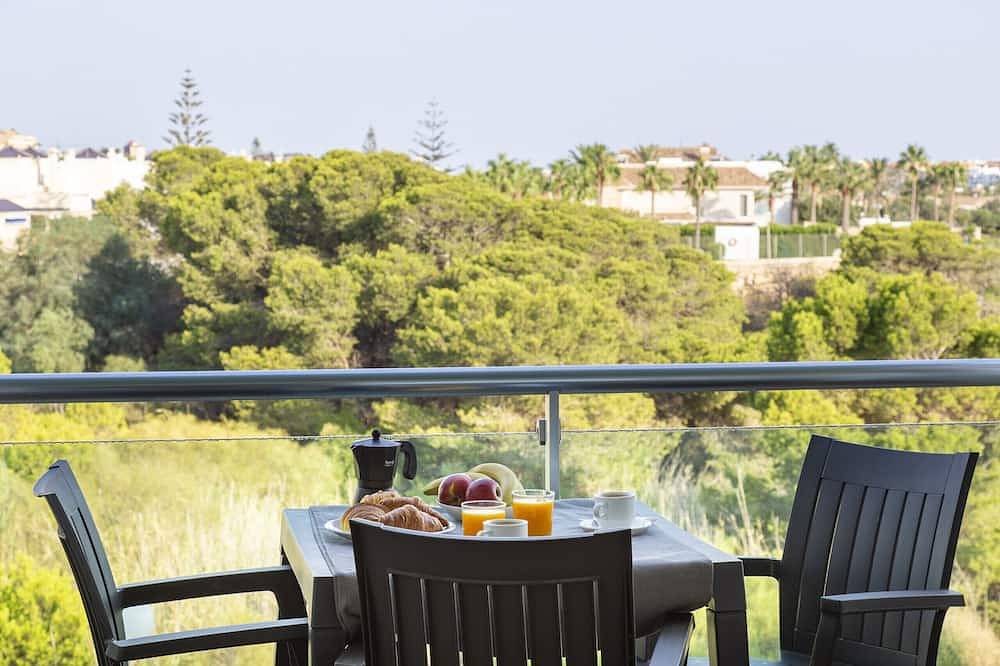 Entire apartment, Almeriasuite Palm Beach in Almerimar, El Ejido