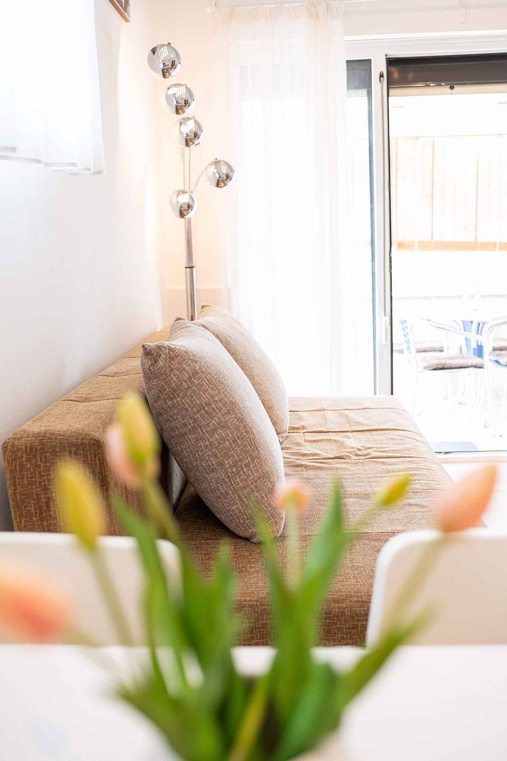 Ganze Ferienwohnung, Ferienwohnung 20 m vom Sandstrand  in Ljubac, Zadar