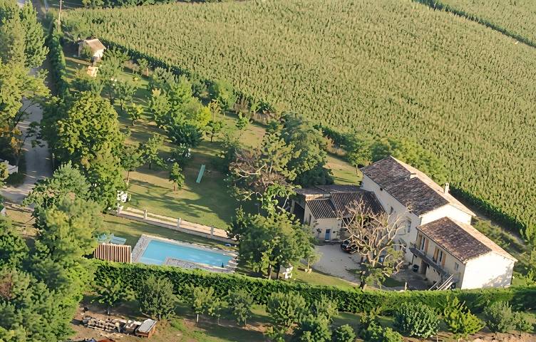 Holiday Home 'Gîte de Pêche' with Pool, Terrace, Air Conditioning and Direct Tarn Access in Rivières, Albi region
