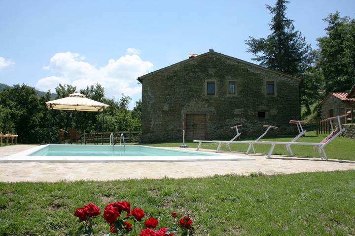 Location de vacances pour 5 personnes, avec jardin ainsi que vue sur le lac et piscine à Arezzo - 4