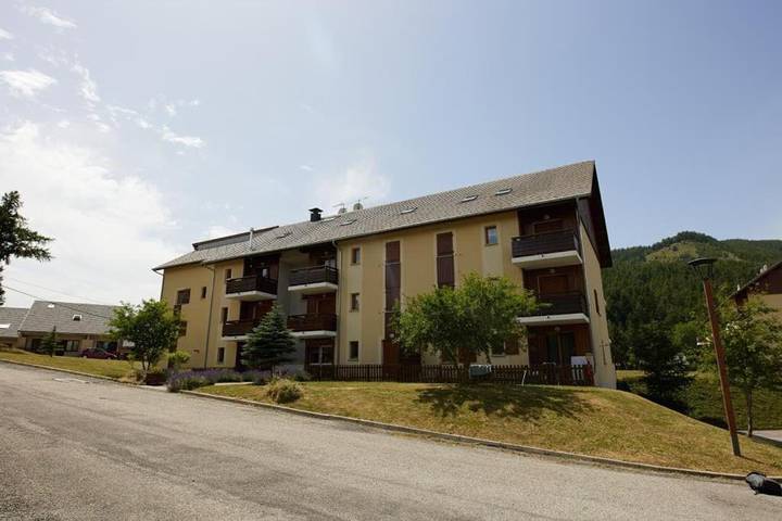 Gîte pour 4 personnes, avec terrasse à Laye (homonymie) - 3