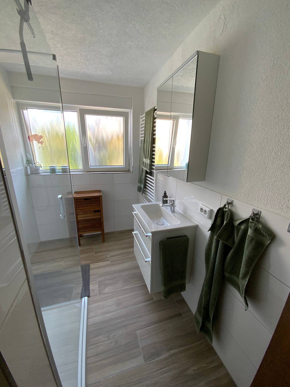 Ganze Wohnung, Apartment 'Haus Petra – Ruhe und Entspannung' mit Bergblick, privater Terrasse & Wlan in Kandern, Südschwarzwald
