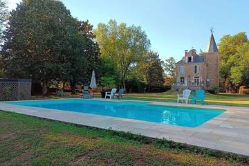 Château pour 16 personnes, avec jardin et piscine dans le Lot