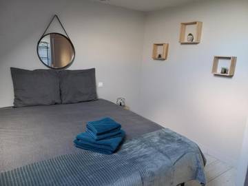 Gîte pour 4 personnes, avec terrasse et jardin dans Ardevon