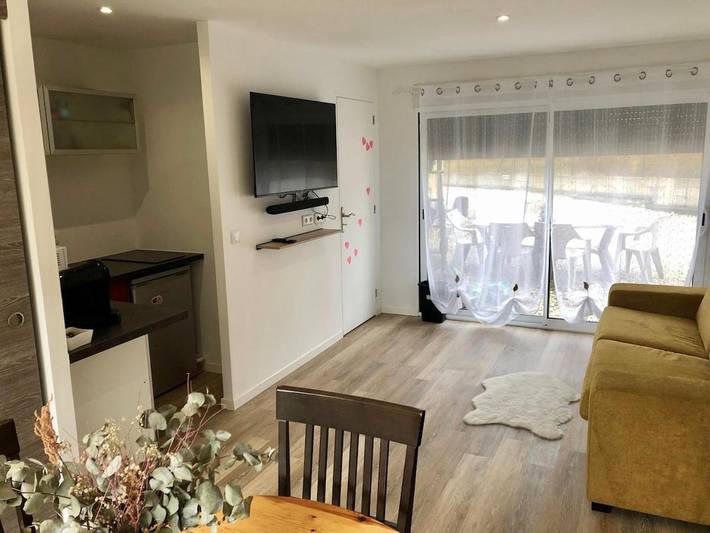 Gîte pour 3 personnes, avec jacuzzi ainsi que terrasse et jardin à Mensignac - 4