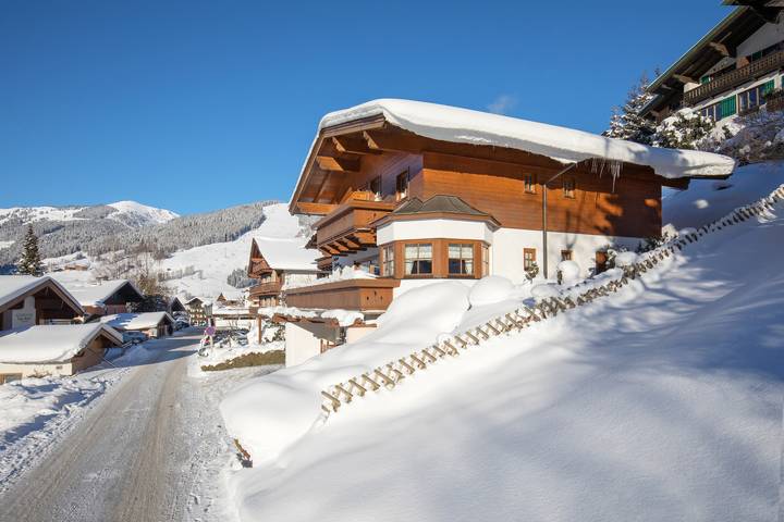 Ganze Wohnung, Landhaus Simone - Bergzauber - Joker Card in Saalbach, Saalbach-Hinterglemm