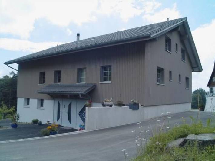Ferienwohnung für 9 Personen, mit Terrasse und Pool sowie Ausblick in Kanton Zürich