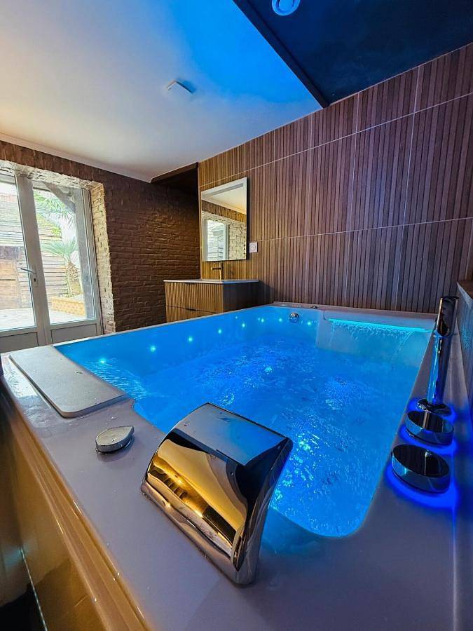 Appartement de vacances pour 2 personnes, avec jacuzzi ainsi que terrasse et jardin