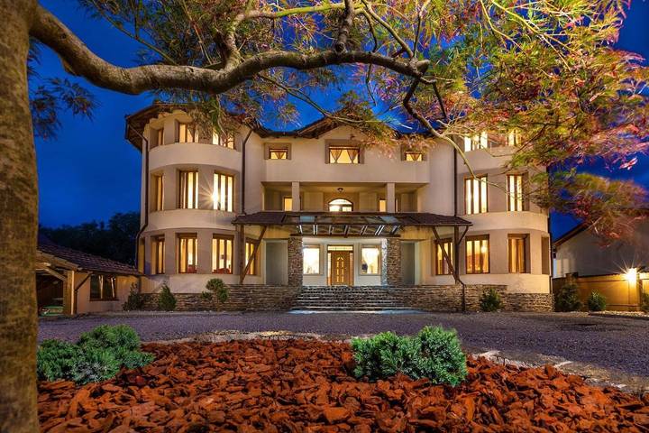 Maison d’hôte pour 2 personnes, avec jacuzzi et jardin, animaux acceptés à Brașov