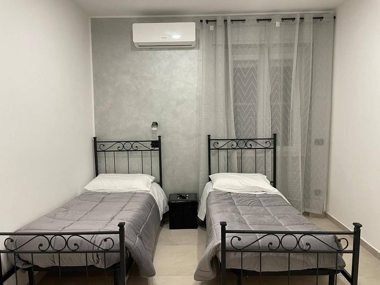 Ganze Wohnung, Apartment „Matrimoniale Doppia“ mit gemeinsamer Terrasse, Wlan und Klimaanlage in Latina, Pontinische Ebene