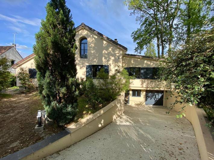 Location de vacances pour 11 personnes, avec jardin ainsi que sauna et vue à Coye-la-Forêt