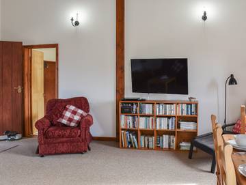 Log Cabin for 5 People in Essex, East of England, Photo 4