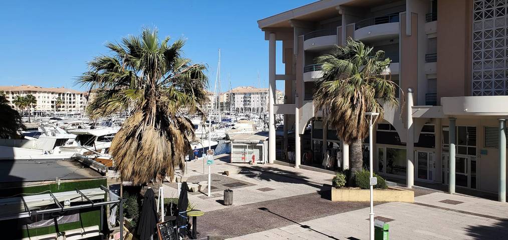 Gîte pour 5 personnes, avec balcon dans Plage du Port Fréjus