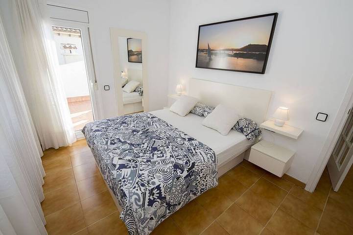 Entire apartment, Special Prices!!  Three Terraces with Magnificent views - AC  Wifi -Pool in Sitges, Garraf