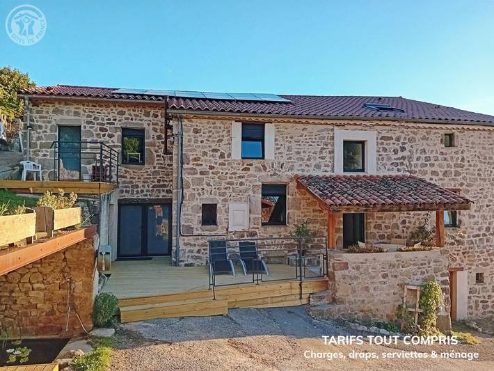 Gîte pour 11 personnes, avec Terrasse à Saint-Désirat