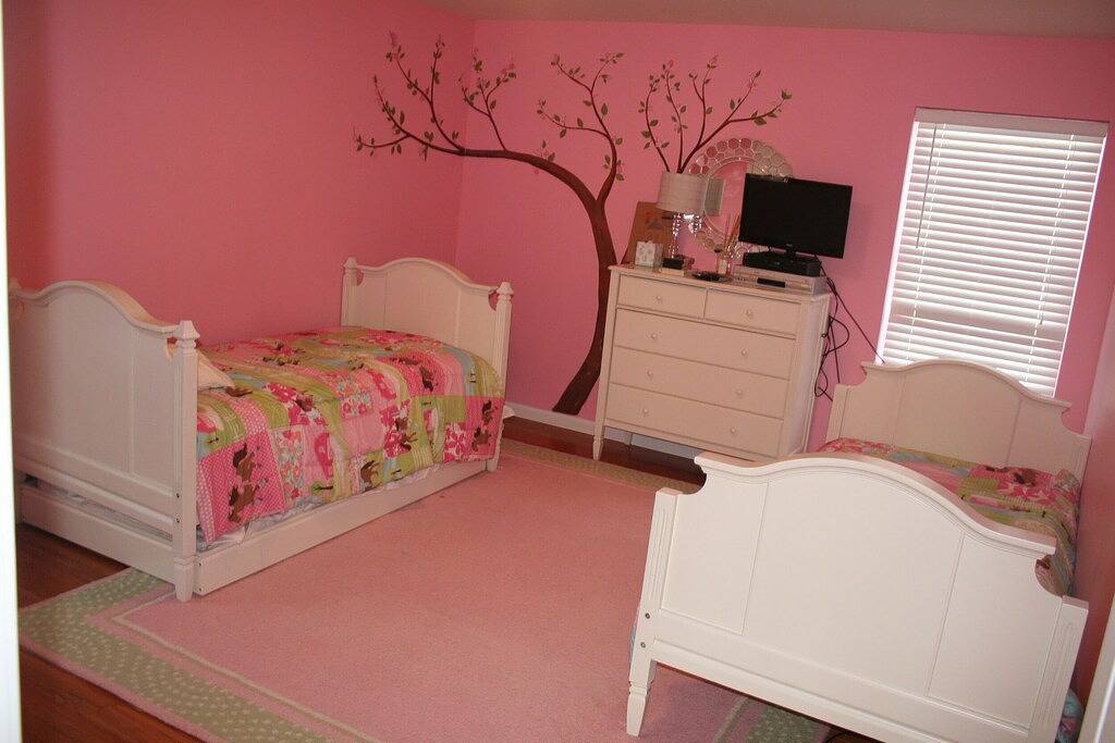 Masthope Rental walk to Lodge, pool and ski slopes. 4 Bd 3 Ba Sleeps 13 in Masthope, Pike County