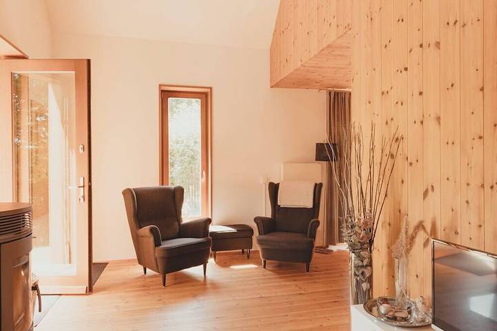Modernes Holzhaus am Bodden mit zwei kombinierbaren Wohnungen in Loissin, Vorpommern Greifswald