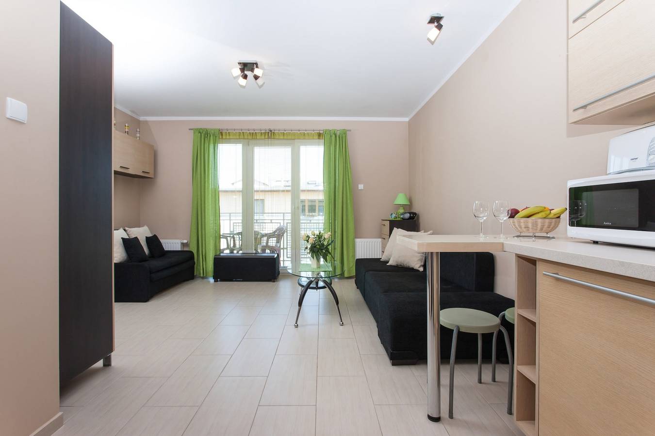 Ganzes Studio, Chełmońskiego 11 Świnoujście | Beige Studio in City Center in Swinemünde, Stettiner Haff