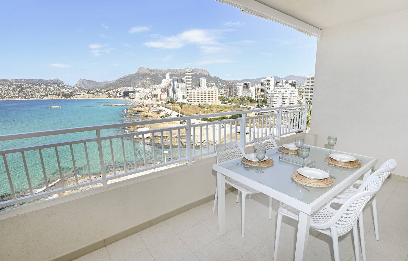 Apartamento entero, A35 Casita Blanca Esc 2 5º 10 in Platja del Cantal Roig (Calpe), Calpe