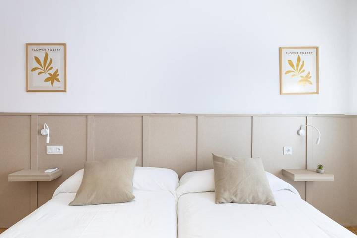 Gîte pour 9 personnes, avec Terrasse ainsi que Jardin et Piscine à Gálvez - 3
