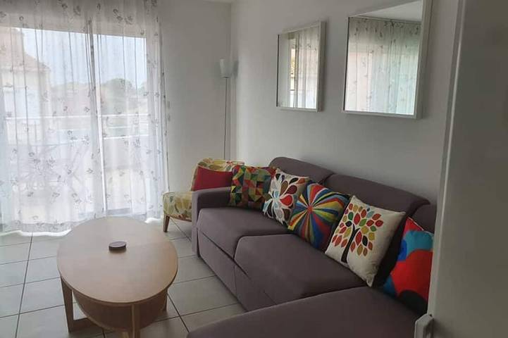 Apartamento entero, Sunny apartment with a view of Etang de Thau (5 km from the ocean) in Marseillan, Costa mediterránea (Francia)