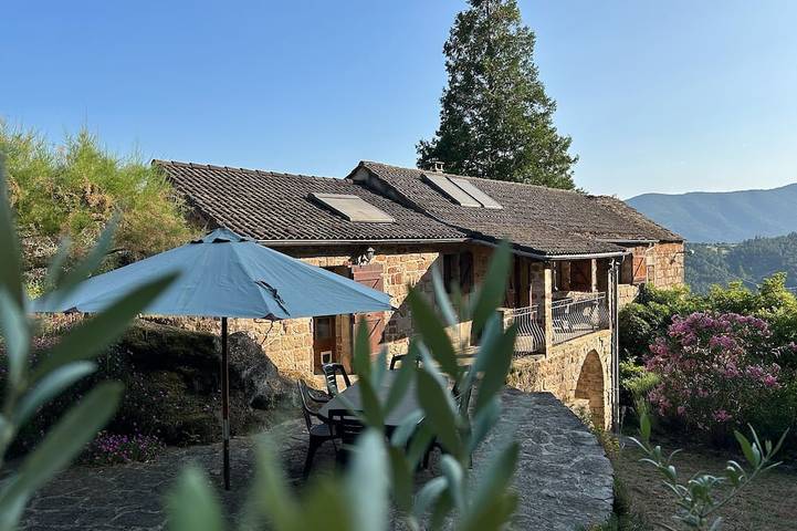 Location de vacances pour 6 personnes, avec jardin à Saint-Pierre-Saint-Jean