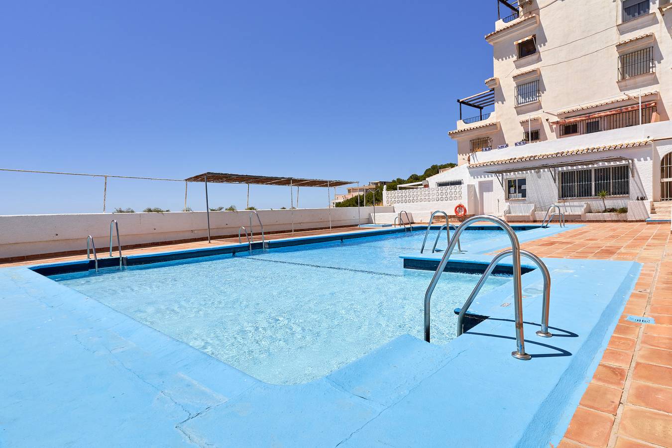 Entire apartment, Apartment 'Ap Tesorillo Primera Línea De Playa' with Sea View, Wi-Fi and Air Conditioning in Velilla-Taramay, Almuñecar