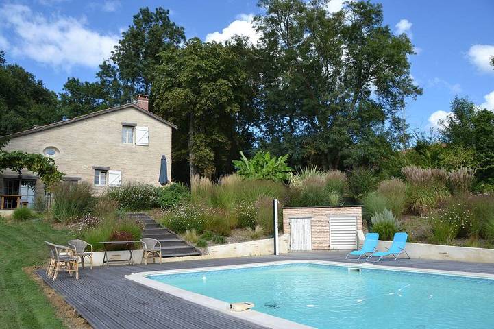 Location de vacances pour 9 personnes, avec Terrasse et Jardin à Aillas