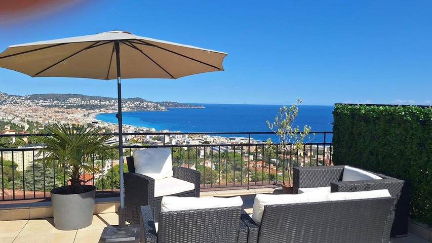 Chambre d’hôte pour 2 personnes, avec vue ainsi que jardin et piscine à Nice - 4