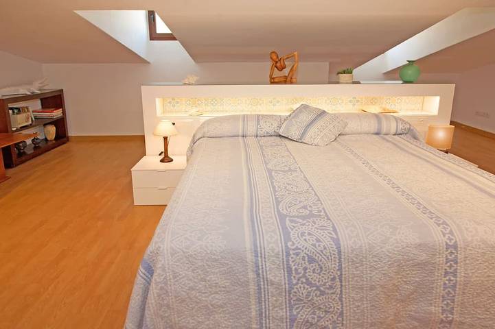 Elegant Family Villa with Private Pool, Jacuzzi, Spacious Garden & Games Area in Crestatx, Sa Pobla