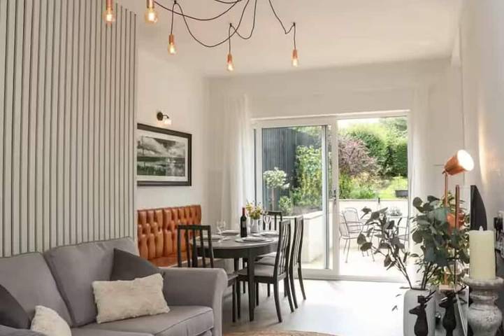 Holiday home for 3 people, with hot tub and garden in Peak District