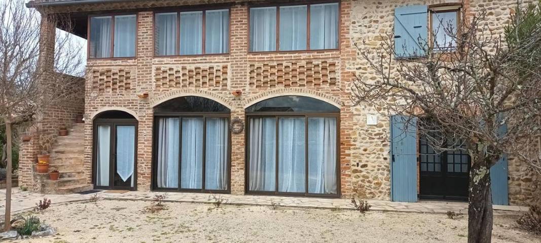 Location de vacances pour 6 personnes, avec piscine ainsi que terrasse et jardin à Saint-Victor-de-Malcap - 2