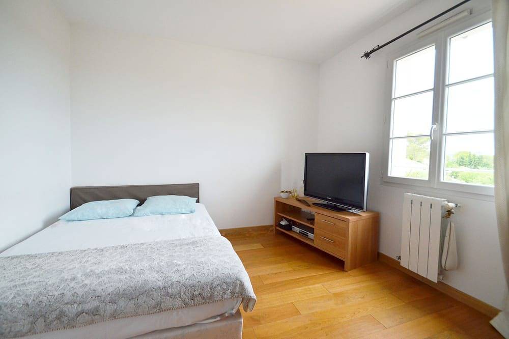 Maison 180 m2, proche Montpellier et plages, piscine, vue dominante, au calme in Saint-Drézéry, Côte méditerranéenne (France)