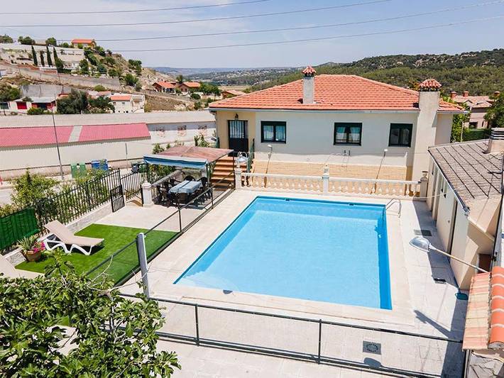 Casa rural para 13 personas, con jardín y piscina, Se admiten mascotas en Las Vegas (Madrid) - 2