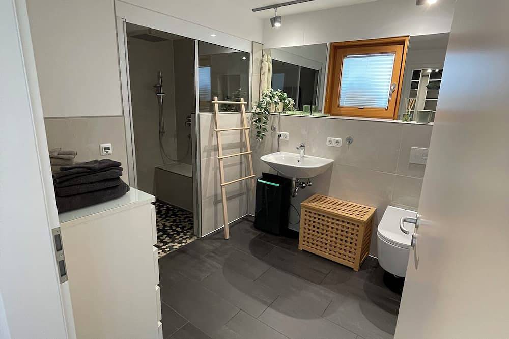 Ganze Wohnung, Luxuriöse Ferienwohnung im Herzen des Allgäus in Lindenberg im Allgäu, Bayerisch Schwaben