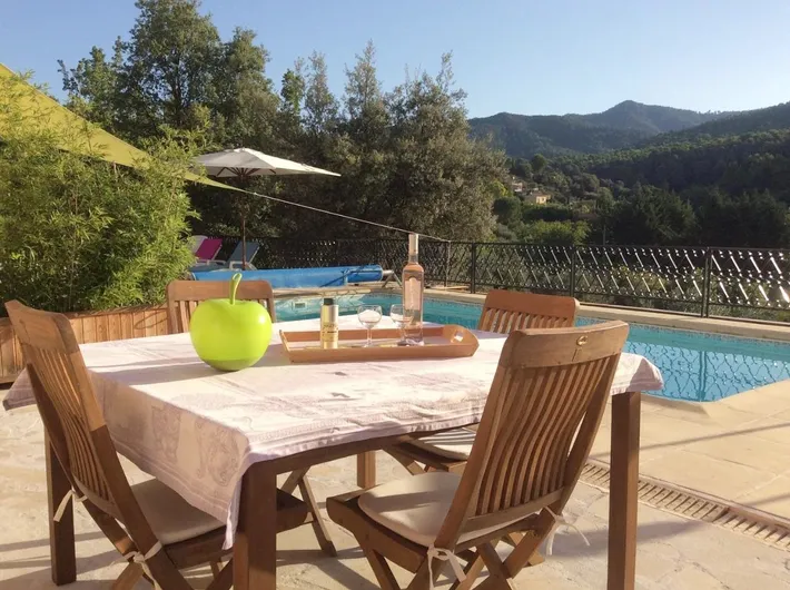Casa de huéspuedes para 5 personas, con piscina además de vistas y jardín, Se admiten mascotas - 1